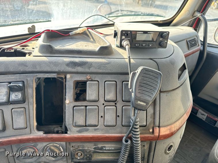 image for item DL4393 2005 Volvo  VHD ready mix truck