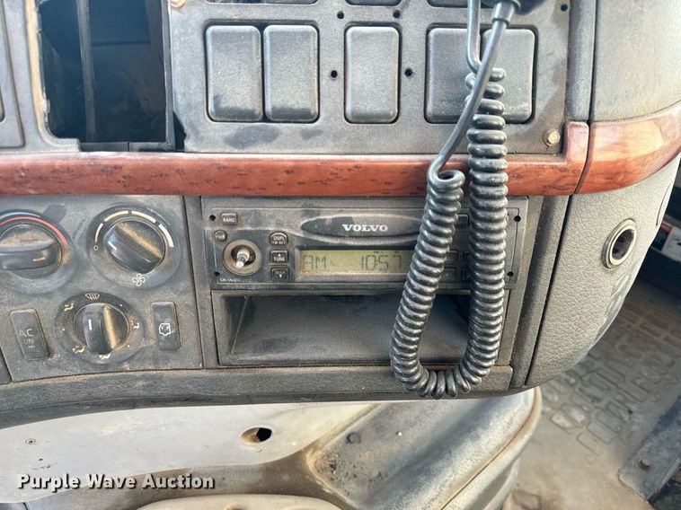 image for item DL4393 2005 Volvo  VHD ready mix truck