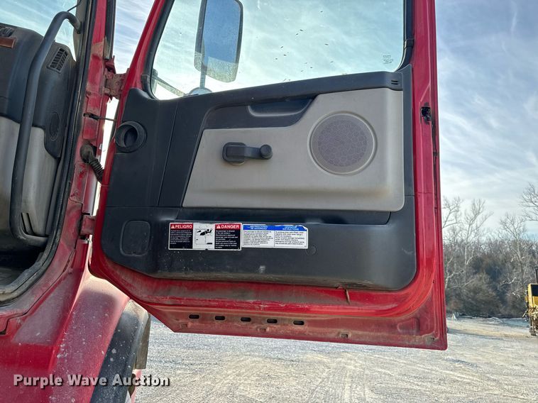 image for item DL4393 2005 Volvo  VHD ready mix truck