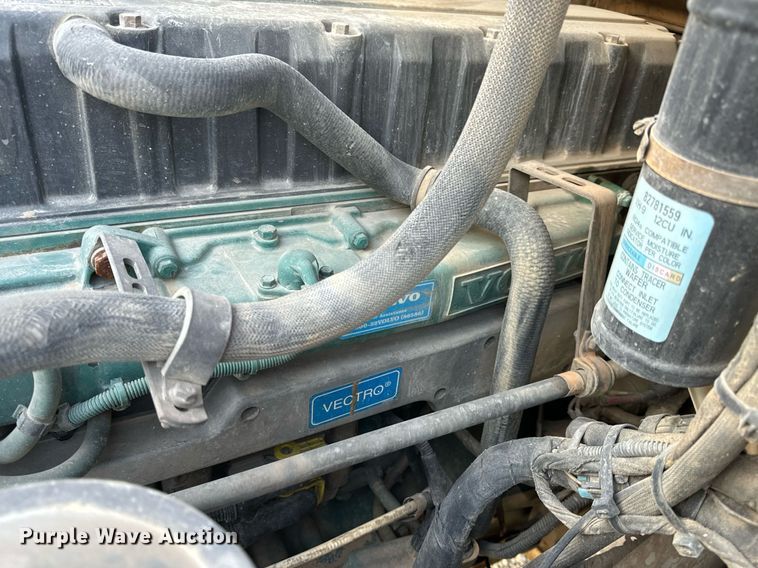 image for item DL4393 2005 Volvo  VHD ready mix truck