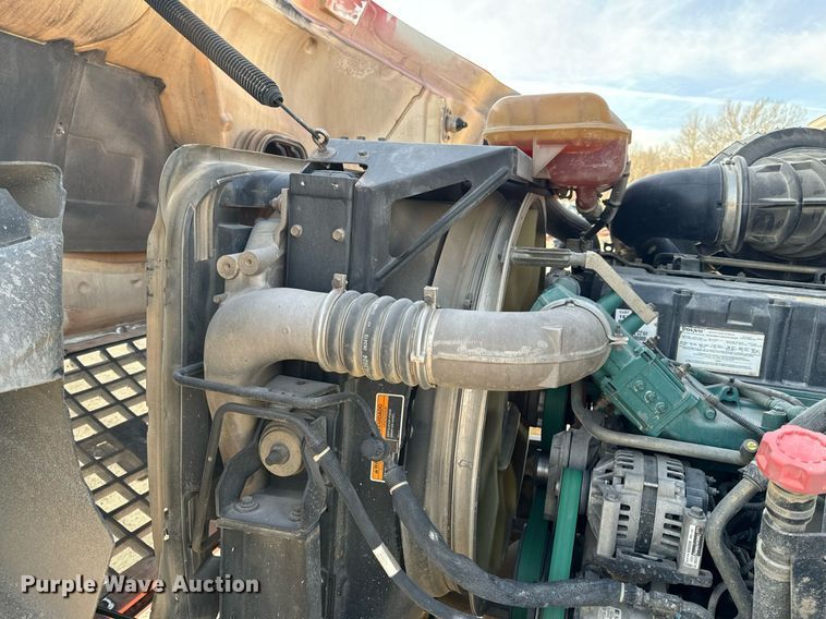 image for item DL4393 2005 Volvo  VHD ready mix truck