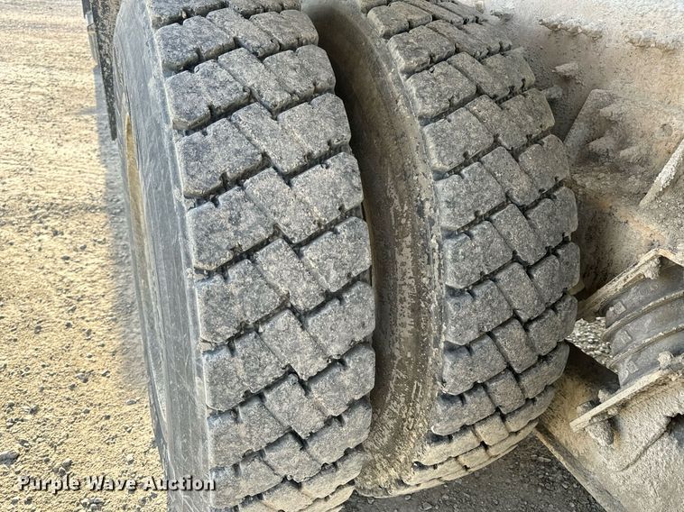 image for item DL4393 2005 Volvo  VHD ready mix truck