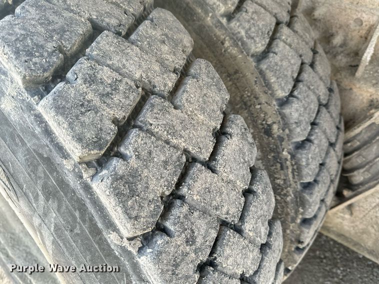 image for item DL4393 2005 Volvo  VHD ready mix truck