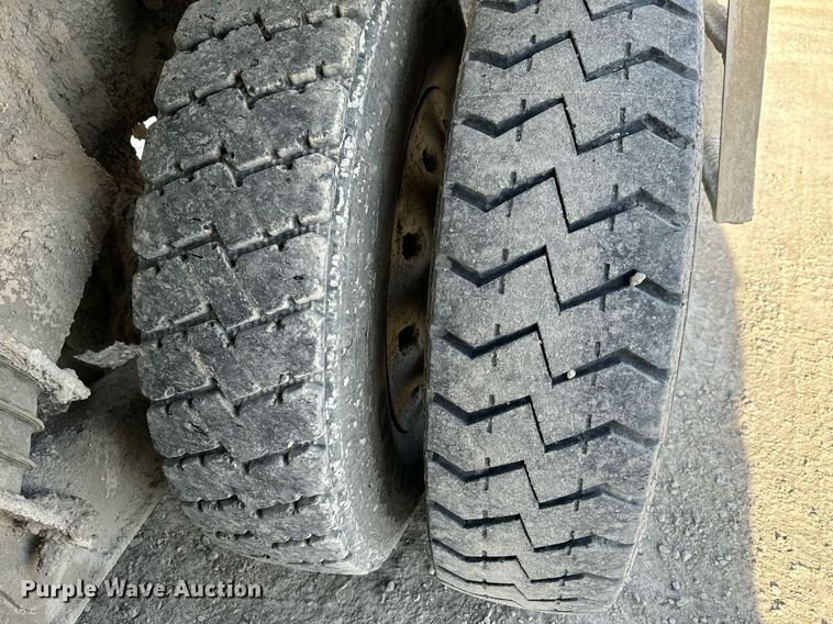 image for item DL4393 2005 Volvo  VHD ready mix truck