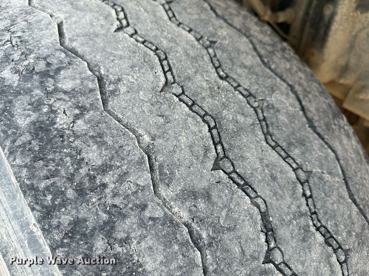 image for item DL4393 2005 Volvo  VHD ready mix truck