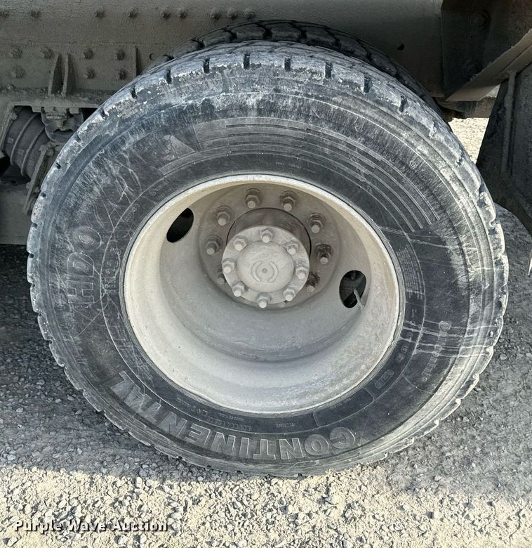 image for item DL4393 2005 Volvo  VHD ready mix truck