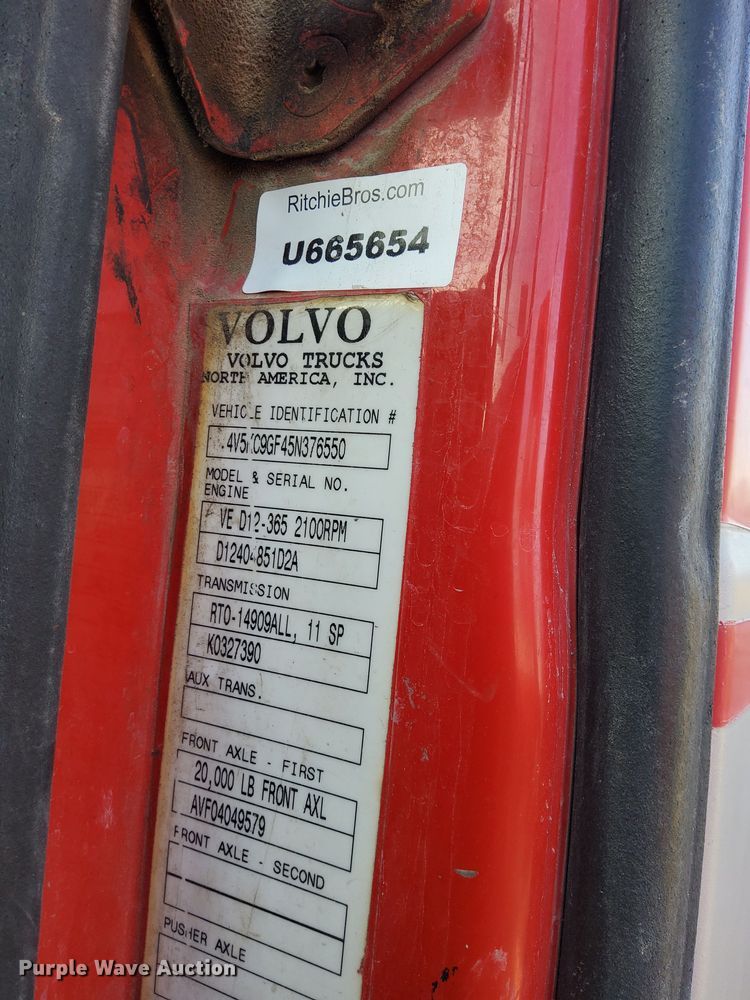 image for item DL4393 2005 Volvo  VHD ready mix truck