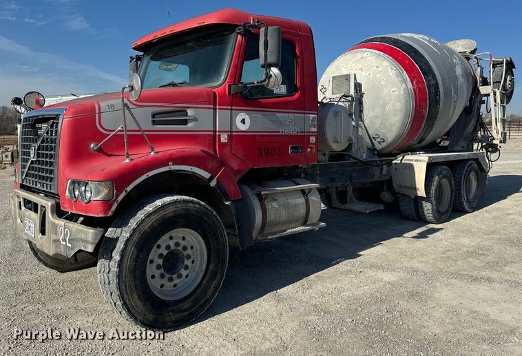 image for item DL4394 2006 Volvo VHD ready mix truck