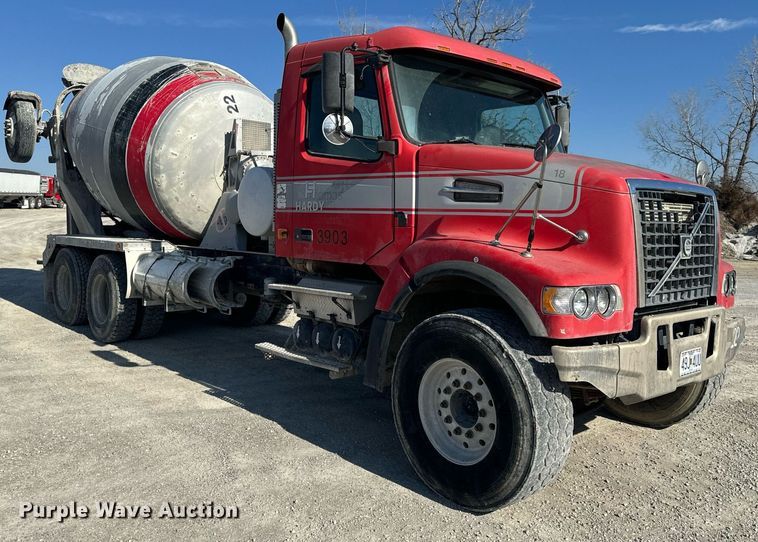 image for item DL4394 2006 Volvo VHD ready mix truck
