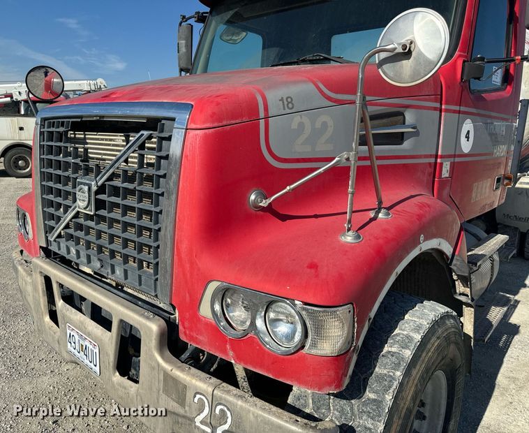 image for item DL4394 2006 Volvo VHD ready mix truck