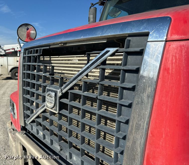 image for item DL4394 2006 Volvo VHD ready mix truck