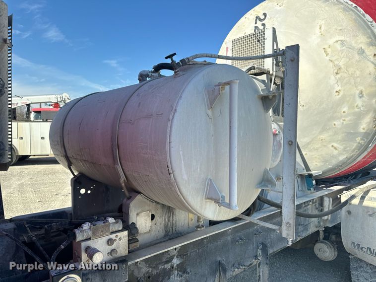 image for item DL4394 2006 Volvo VHD ready mix truck