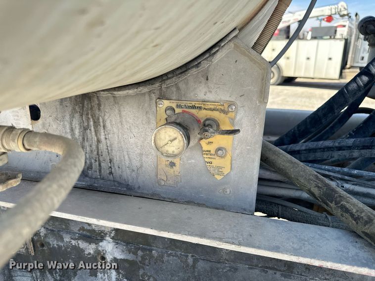 image for item DL4394 2006 Volvo VHD ready mix truck