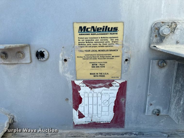 image for item DL4394 2006 Volvo VHD ready mix truck