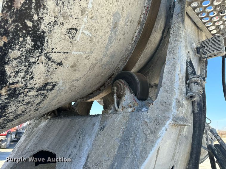 image for item DL4394 2006 Volvo VHD ready mix truck