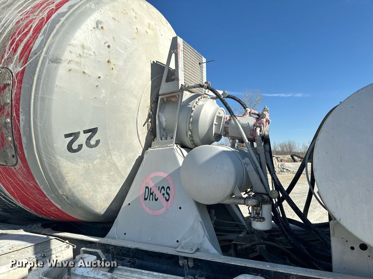 image for item DL4394 2006 Volvo VHD ready mix truck