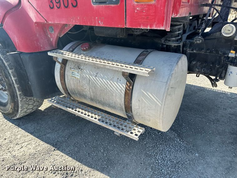 image for item DL4394 2006 Volvo VHD ready mix truck