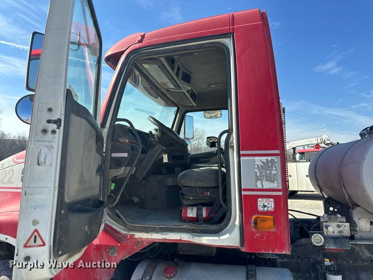 image for item DL4394 2006 Volvo VHD ready mix truck