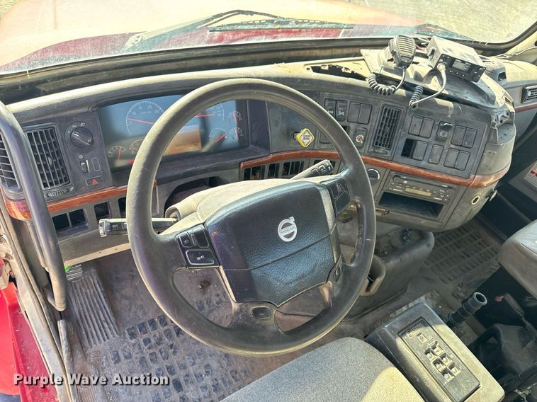 image for item DL4394 2006 Volvo VHD ready mix truck