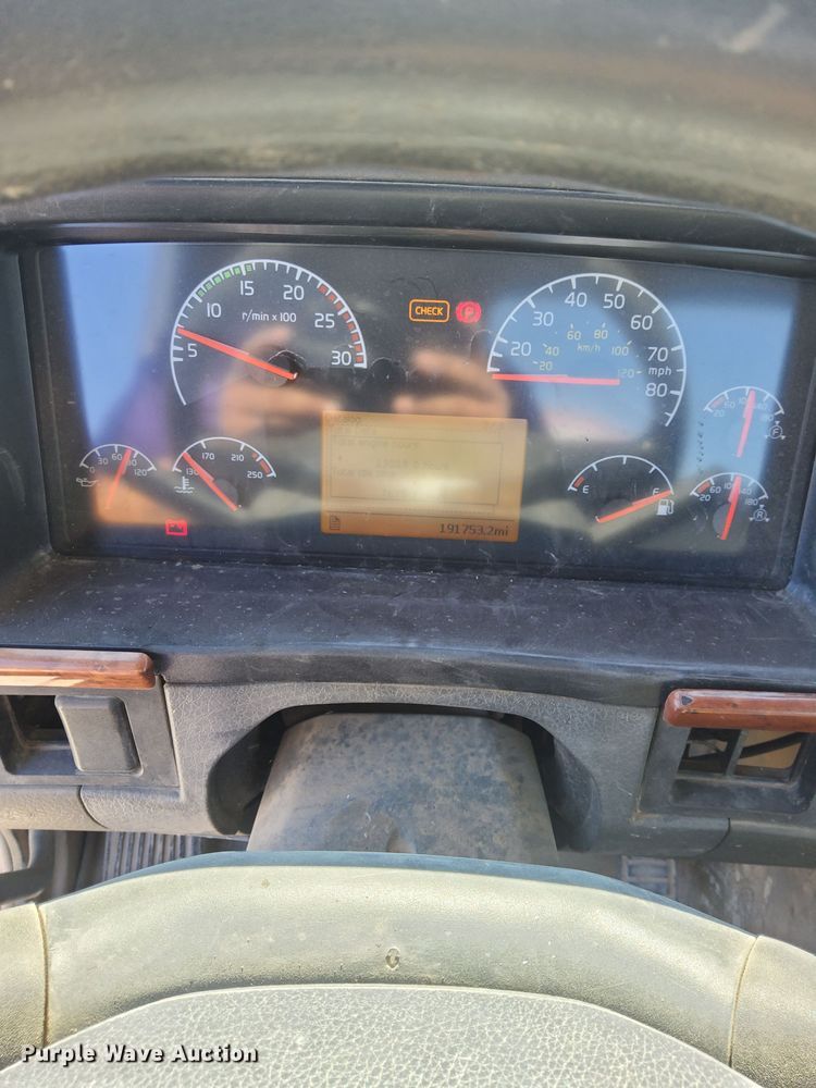 image for item DL4394 2006 Volvo VHD ready mix truck