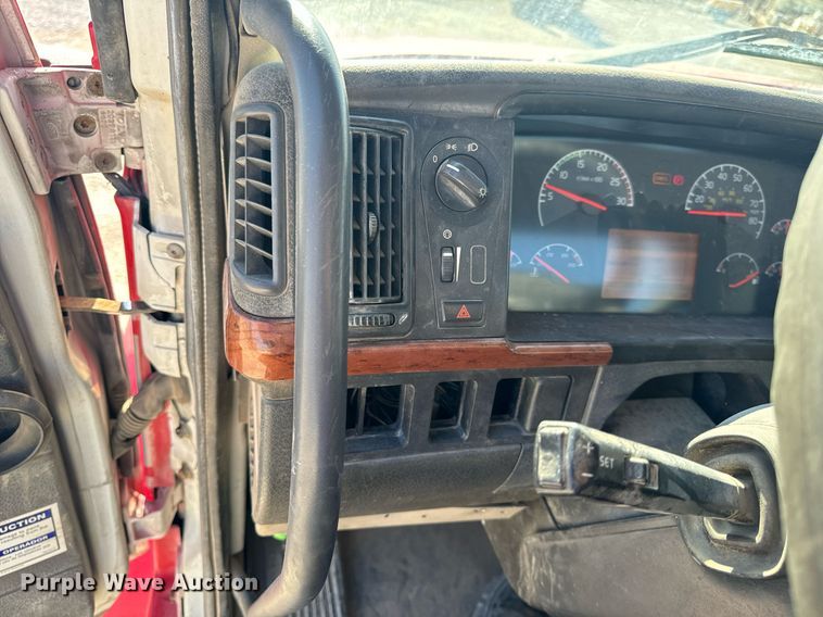 image for item DL4394 2006 Volvo VHD ready mix truck