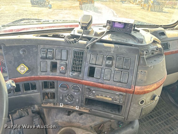 image for item DL4394 2006 Volvo VHD ready mix truck