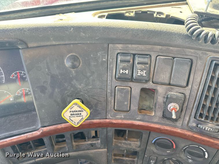 image for item DL4394 2006 Volvo VHD ready mix truck