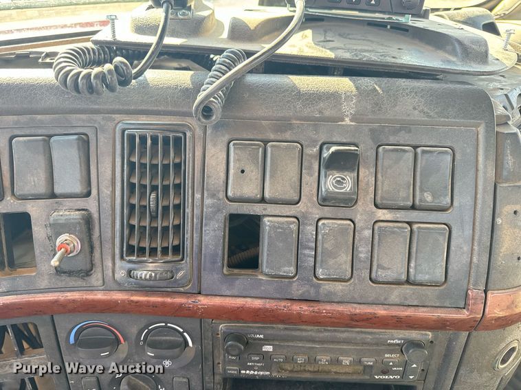 image for item DL4394 2006 Volvo VHD ready mix truck