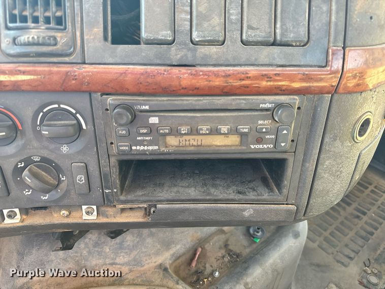 image for item DL4394 2006 Volvo VHD ready mix truck