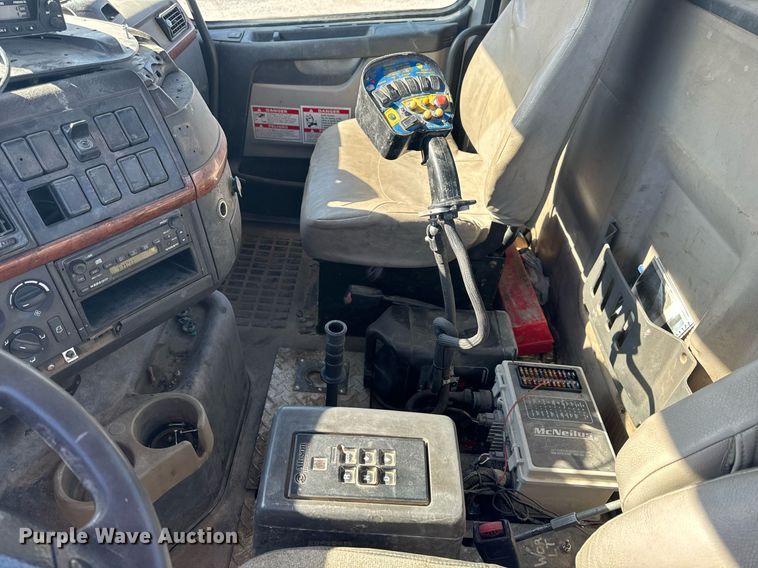 image for item DL4394 2006 Volvo VHD ready mix truck