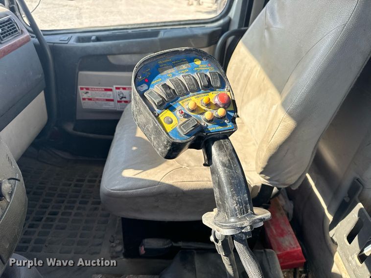 image for item DL4394 2006 Volvo VHD ready mix truck