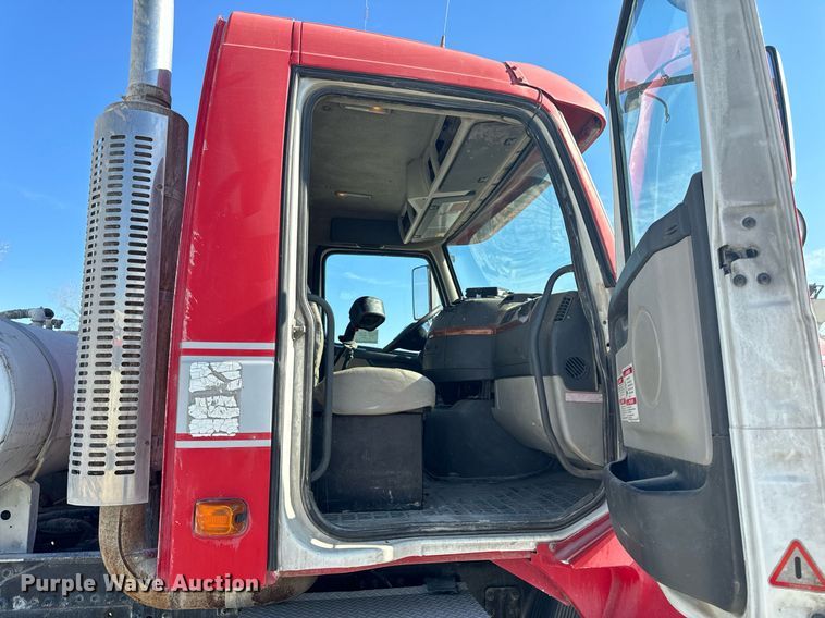 image for item DL4394 2006 Volvo VHD ready mix truck