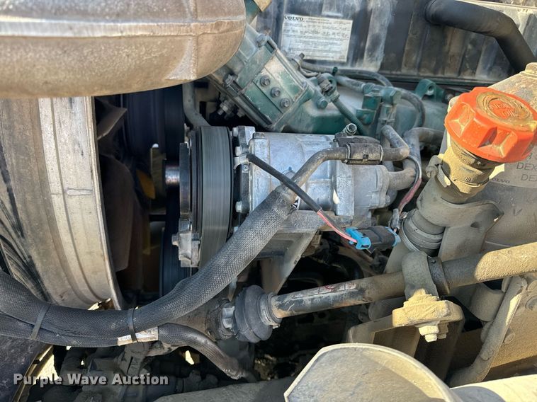 image for item DL4394 2006 Volvo VHD ready mix truck