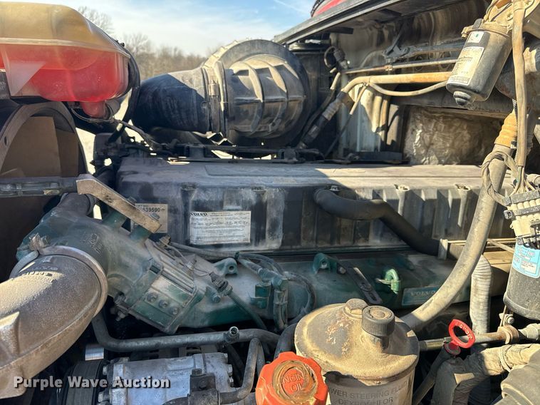 image for item DL4394 2006 Volvo VHD ready mix truck