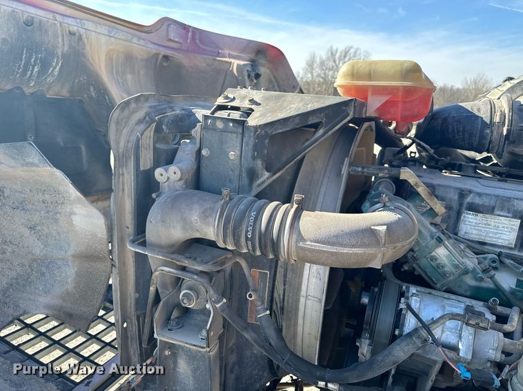 image for item DL4394 2006 Volvo VHD ready mix truck