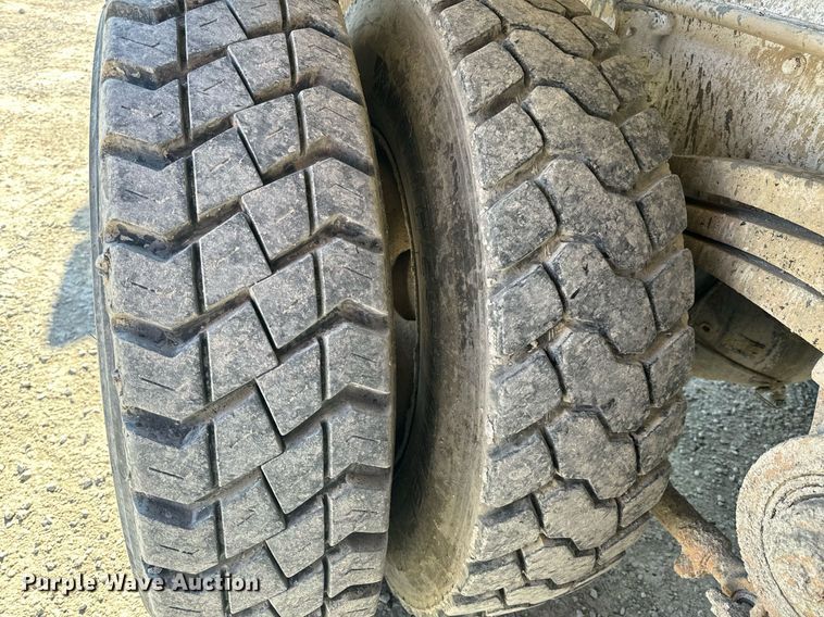 image for item DL4394 2006 Volvo VHD ready mix truck