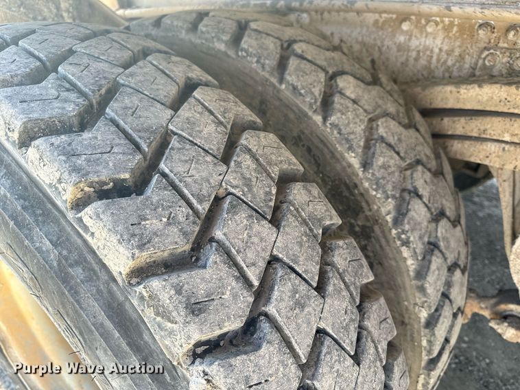 image for item DL4394 2006 Volvo VHD ready mix truck