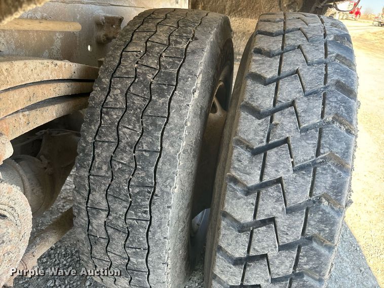 image for item DL4394 2006 Volvo VHD ready mix truck