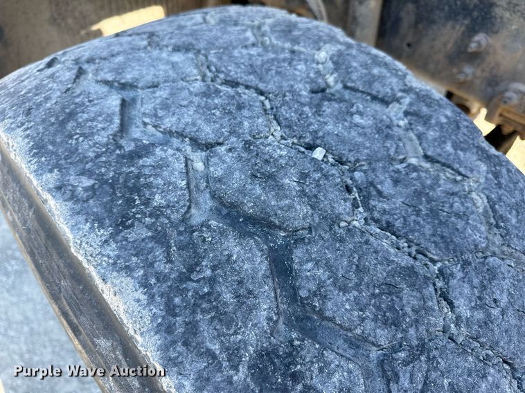 image for item DL4394 2006 Volvo VHD ready mix truck