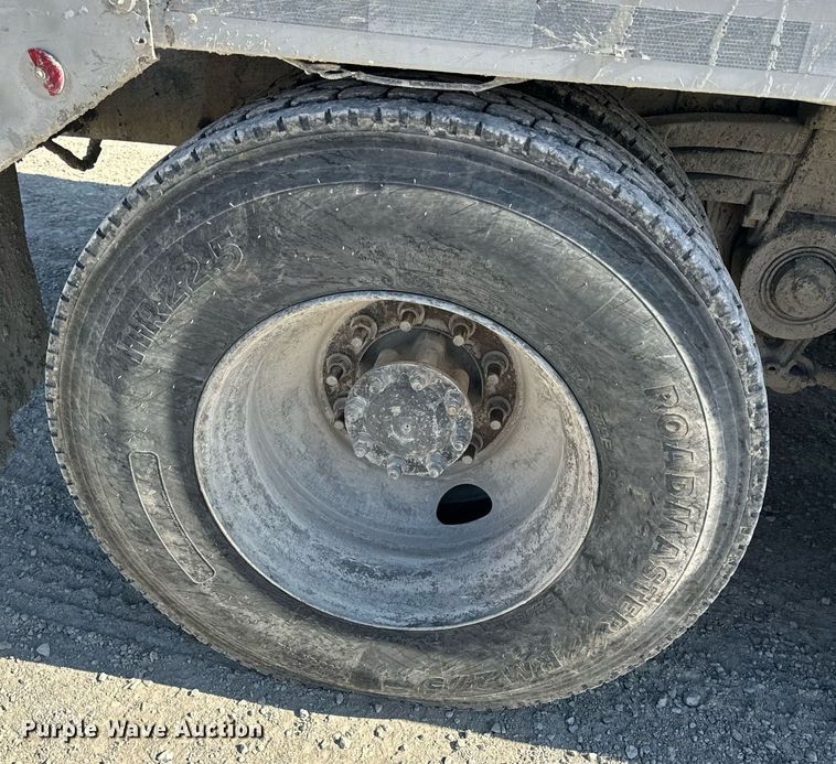 image for item DL4394 2006 Volvo VHD ready mix truck