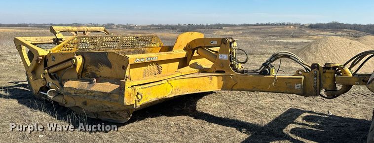 image for item DL4395 2005 John Deere 1812C scraper