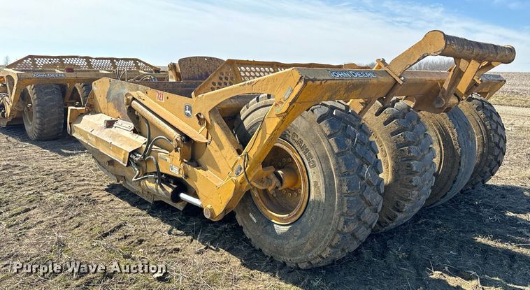 image for item DL4395 2005 John Deere 1812C scraper