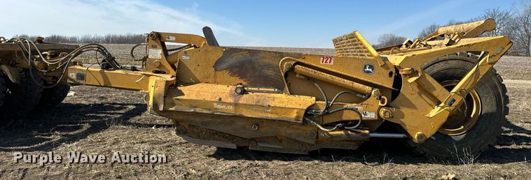 image for item DL4395 2005 John Deere 1812C scraper