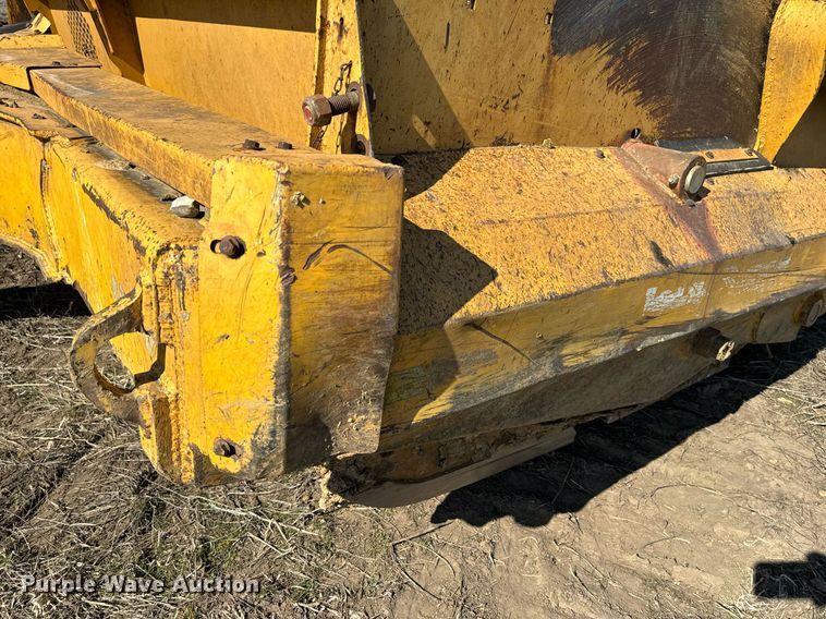 image for item DL4395 2005 John Deere 1812C scraper