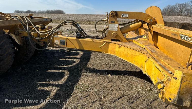 image for item DL4395 2005 John Deere 1812C scraper