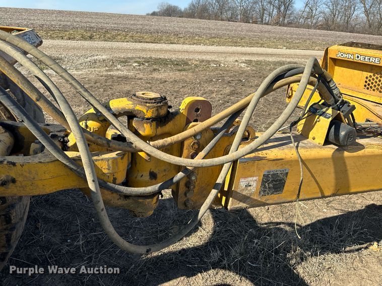 image for item DL4395 2005 John Deere 1812C scraper