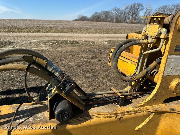 image for item DL4395 2005 John Deere 1812C scraper