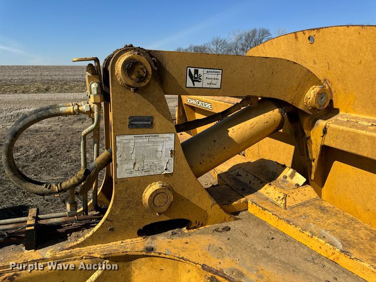 image for item DL4395 2005 John Deere 1812C scraper