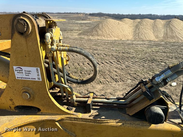 image for item DL4395 2005 John Deere 1812C scraper