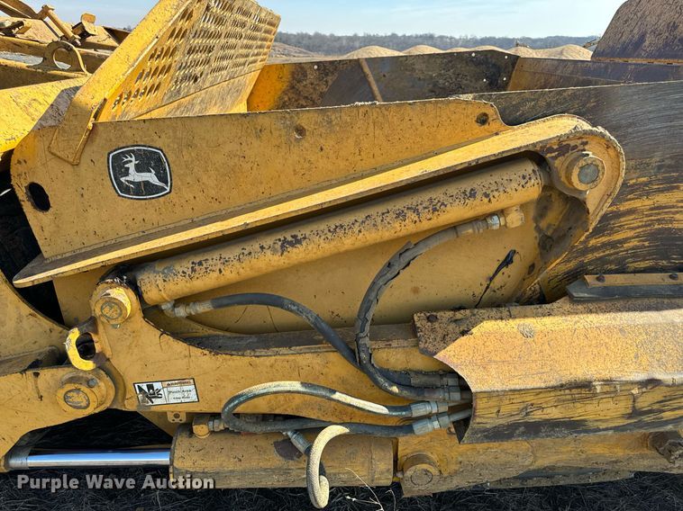 image for item DL4395 2005 John Deere 1812C scraper